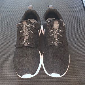 Nike Roshe One Sneakers